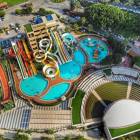 Gold Main Building 3 Bedroom Апарт-отель *