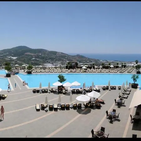 Gold Main Building 3 Bedroom